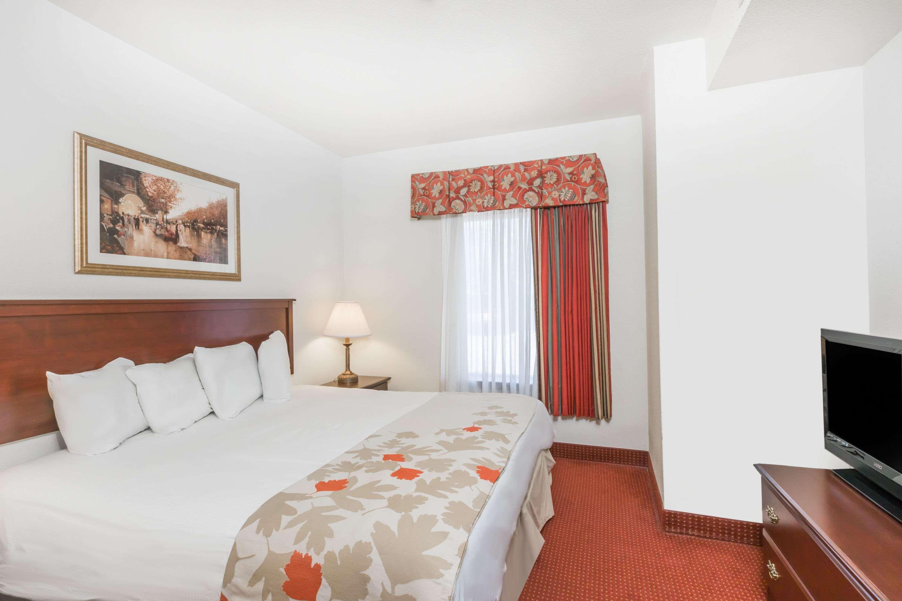 Отель Clarion Pointe Charleston - West Ashley Экстерьер фото