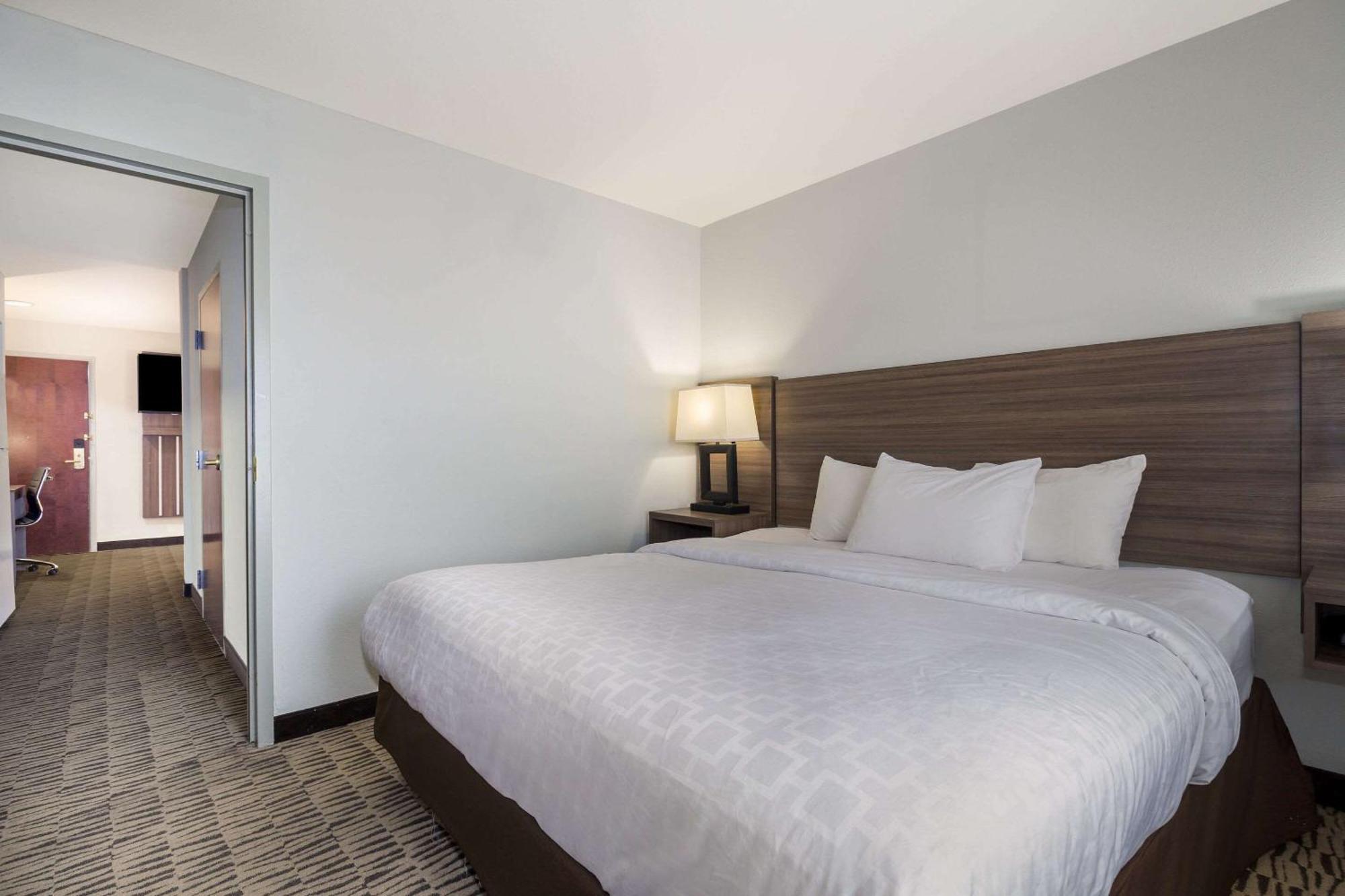 Отель Clarion Pointe Charleston - West Ashley Экстерьер фото