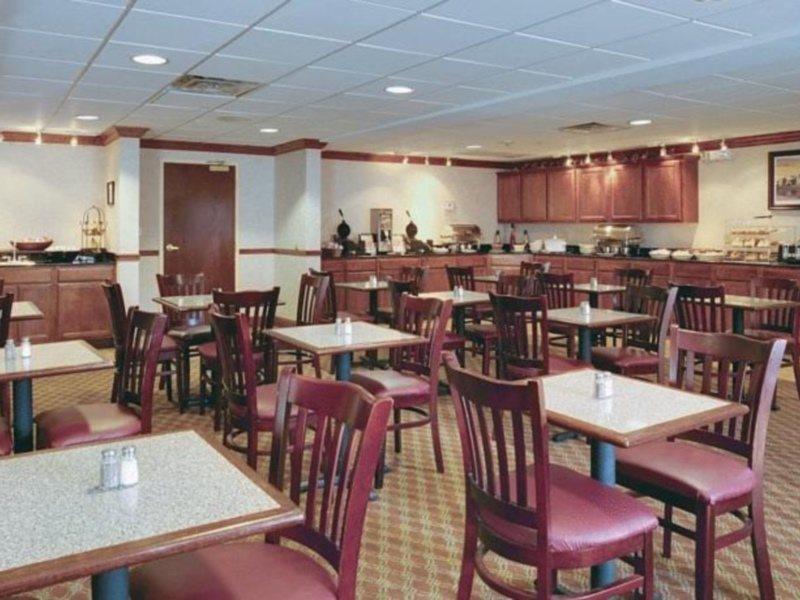 Отель Clarion Pointe Charleston - West Ashley Экстерьер фото